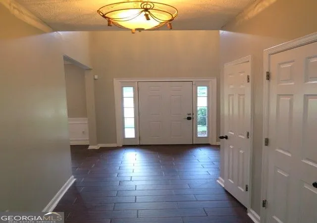 Photo 3 of Single family home for sale at 6800 Palace Ln, Fairburn, GA 30213 | MLS# 10828023 | Listing updated on 2026-09-11