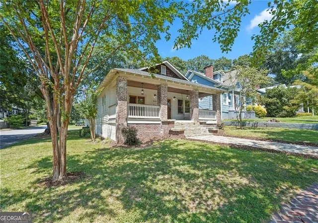 Photo 2 of Single family home for sale at 949 Beecher St Sw, Atlanta, GA 30310 | MLS# 10832813 | Listing updated on 2026-09-08