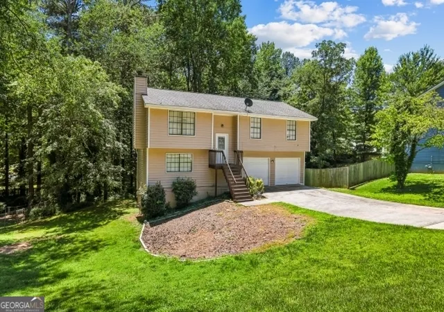 Photo 2 of Single family home for sale at 1197 Ridgeside Dr Nw, Acworth, GA 30102 | MLS# 10781602 | Listing updated on 2026-08-18