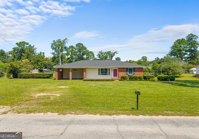 2nd image of 225 Virginia Ave, Millen, GA 30442 | MLS# 10832529