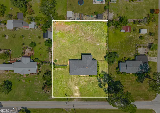 3rd image of 225 Virginia Ave, Millen, GA 30442 | MLS# 10832529