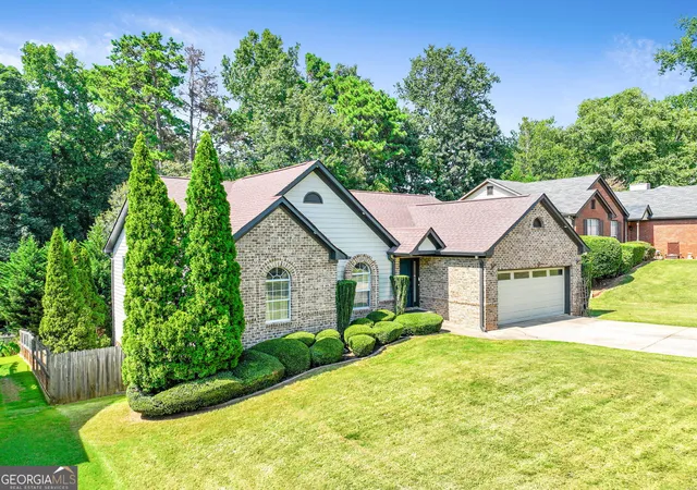 Photo 3 of Sale Pending at 2744 Sterling Dr Nw, Lawrenceville, GA 30043 | MLS# 10829883 | Listing updated on 2026-09-17