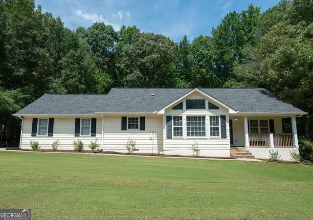 Photo 2 of Single family home for sale at 60 Carriage Gate Dr, Sharpsburg, GA 30277 | MLS# 10833731 | Listing updated on 2026-09-17