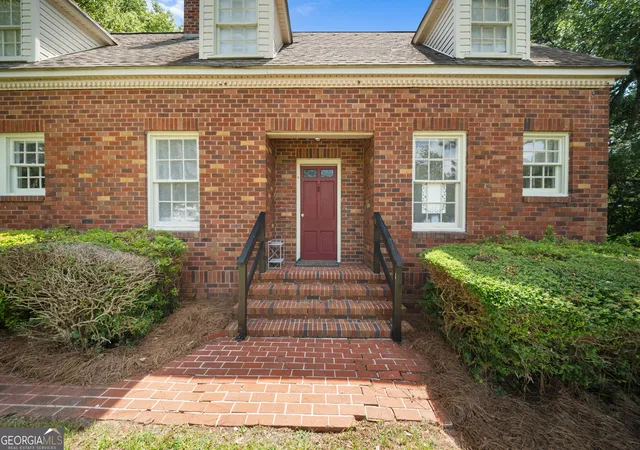 Photo 3 of Single family home for sale at 112 Park Ave, Statesboro, GA 30458 | MLS# 10825664 | Listing updated on 2026-08-27