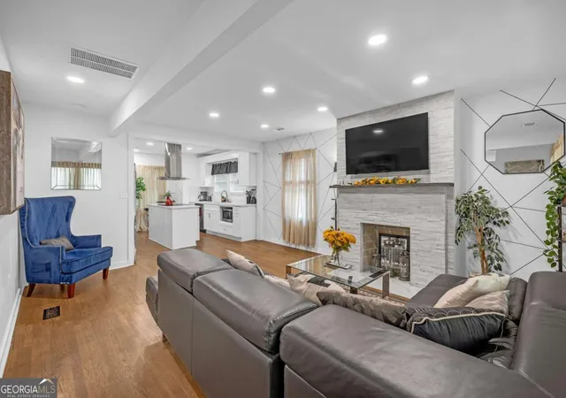 Photo 3 of Single family home for sale at 94 Chappell Rd Sw, Atlanta, GA 30314 | MLS# 10829054 | Listing updated on 2026-09-21