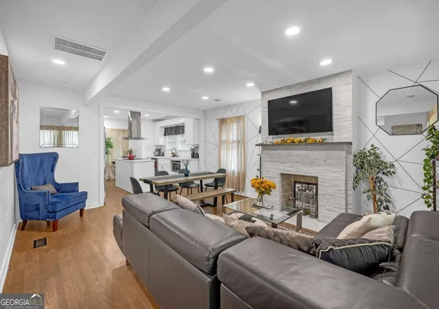 Photo 3 of Single family home for sale at 94 Chappell Rd Sw, Atlanta, GA 30314 | MLS# 10829054 | Listing updated on 2026-09-21