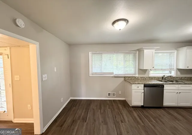 Photo 3 of Single family home for sale at 2842 Altaview Dr, Atlanta, GA 30354 | MLS# 10830238 | Listing updated on 2026-10-24