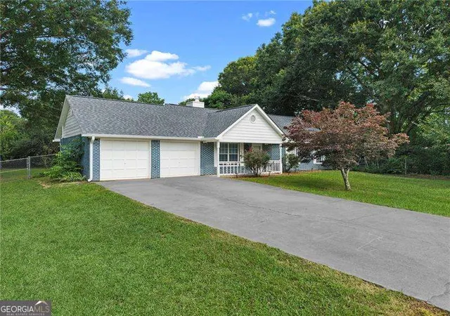 Photo 2 of Single family home for sale at 24 Green Acre Ln, Cartersville, GA 30121 | MLS# 10794554 | Listing updated on 2026-07-11