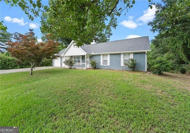 Photo 3 of Single family home for sale at 24 Green Acre Ln, Cartersville, GA 30121 | MLS# 10794554 | Listing updated on 2026-07-11