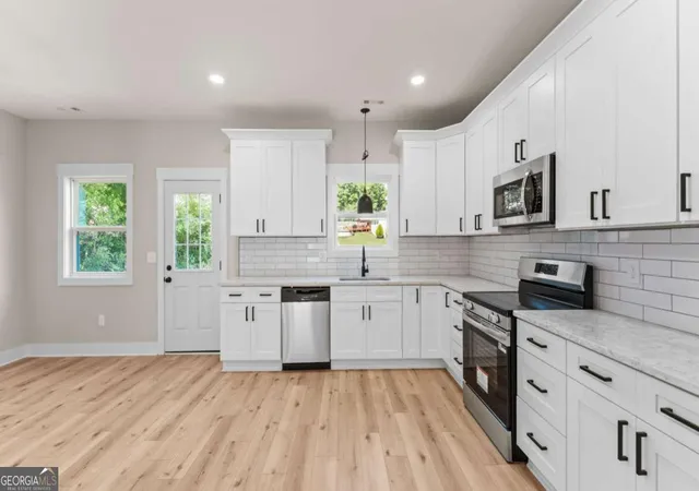 Photo 2 of Single family home for sale at 297 Wilshire Rd Ne, Rome, GA 30161 | MLS# 10821983 | Listing updated on 2026-08-22