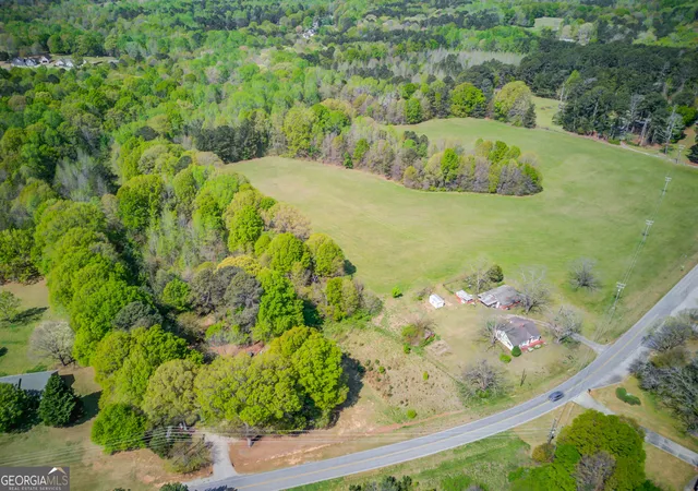 Photo 3 of Sale Pending at 1023 Poplar St, Monroe, GA 30655 | MLS# 10722811 | Listing updated on 2026-09-10