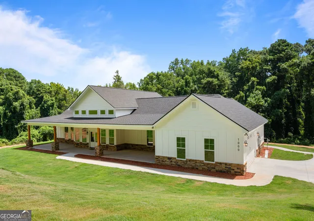 1st image of 1000 Foxcroft Dr, Lagrange, GA 30240 | MLS# 10690766