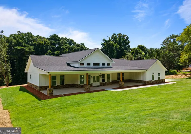 2nd image of 1000 Foxcroft Dr, Lagrange, GA 30240 | MLS# 10690766