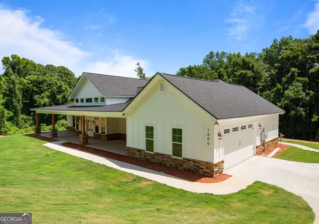 3rd image of 1000 Foxcroft Dr, Lagrange, GA 30240 | MLS# 10690766