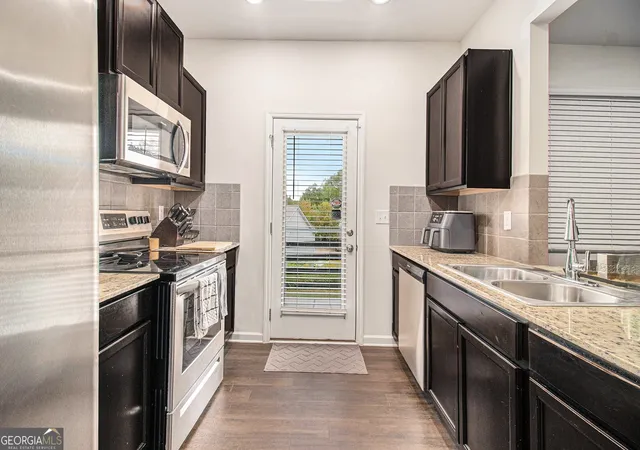 Photo 2 of Townhouse for sale at 5642 Union Pointe Dr, Union City, GA 30291 | MLS# 10806822 | Listing updated on 2026-10-29