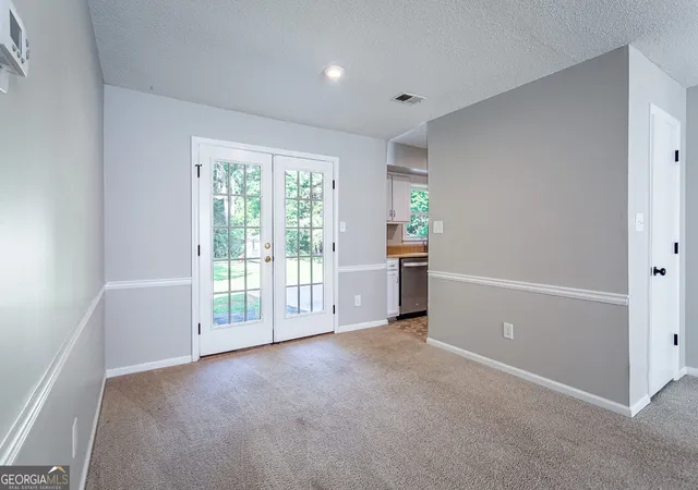 4th image of 1046 Country Club Rd, Newnan, GA 30263 | MLS# 10794410