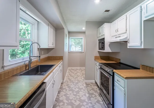 5th image of 1046 Country Club Rd, Newnan, GA 30263 | MLS# 10794410
