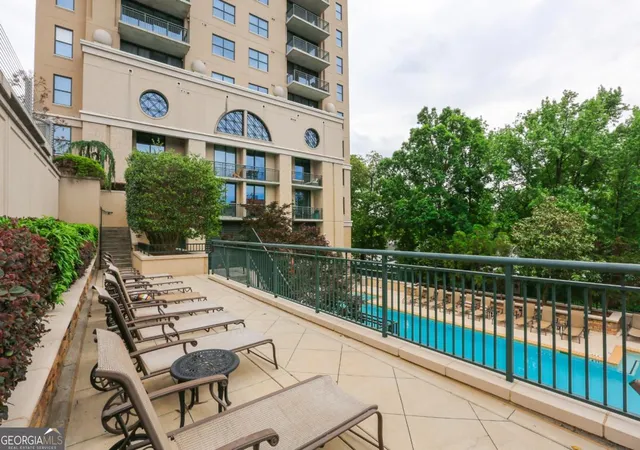 2nd image of 3040 Peachtree Rd, Atlanta, GA 30305