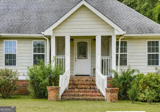 Photo 2 of Single family home for sale at 3020 Woodridge Ct, Albany, GA 31705 | MLS# 10828273 | Listing updated on 2026-09-10