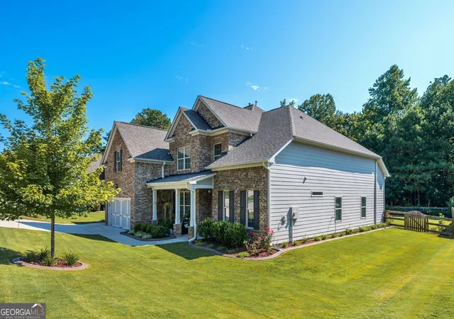Photo 2 of Sale Pending at 189 Wentworth Cir, Villa Rica, GA 30180 | MLS# 10825783 | Listing updated on 2026-09-15