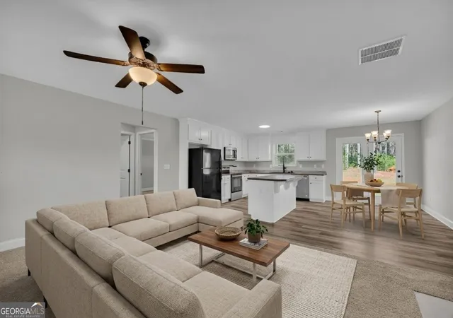 Photo 4 of Sale Pending at 2832 Mount Hebron Rd, Hartwell, GA 30643 | MLS# 10808652 | Listing updated on 2026-09-23