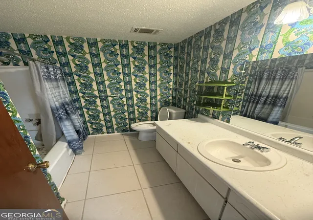 Listing Photo 2 - Condo for sale in building located at 4701 Flt Shls Rd, Union City, GA 30291 - Unit #54A