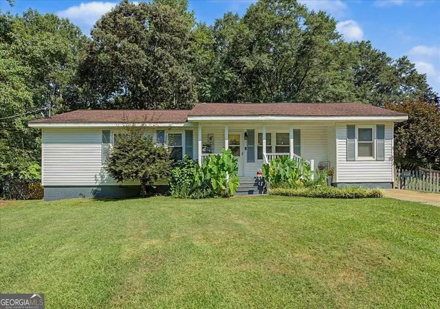 1st image of 32 Watkins Rd, Newnan, GA 30263 | MLS# 10826909