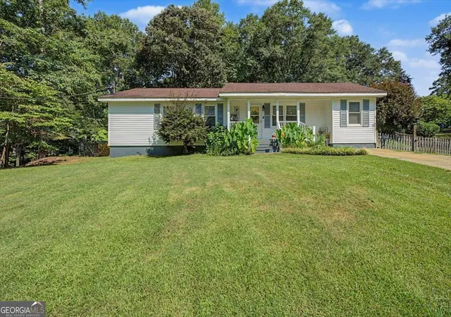 2nd image of 32 Watkins Rd, Newnan, GA 30263 | MLS# 10826909