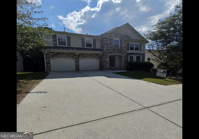 Photo 1 of Single family home for sale at 1402 Preserve Park Dr, Loganville, GA 30052 | MLS# 10803860 | Listing updated on 2026-07-25