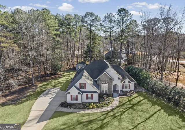 Photo 4 of Sale Pending at 55 Ashland Grv Ct, Sharpsburg, GA 30277 | MLS# 10672189 | Listing updated on 2026-03-05