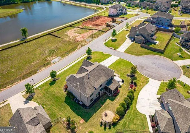 Photo 4 of Single family home for sale at 3910 Sky River Ct, Cumming, GA 30040 | MLS# 10754044 | Listing updated on 2026-09-19