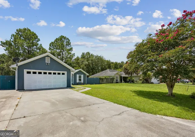 Photo 3 of Single family home for sale at 158 Plantation Oaks Dr, Saint Marys, GA 31558 | MLS# 10810333 | Listing updated on 2026-08-15