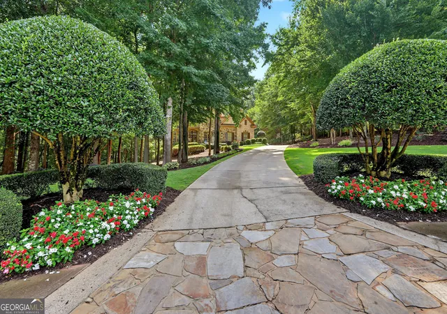 2nd image of 2730 Manor Bridge Dr, Alpharetta, GA 30004 | MLS# 10808432