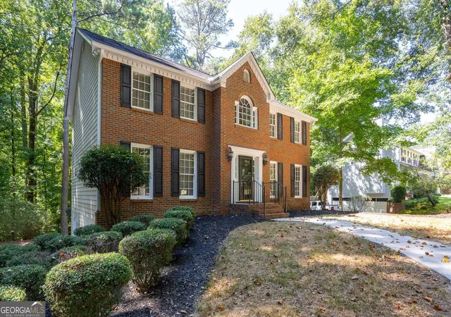 Photo 3 of Sale Pending at 4951 Lost Mountain Tr Nw, Kennesaw, GA 30152 | MLS# 10834468 | Listing updated on 2026-09-08