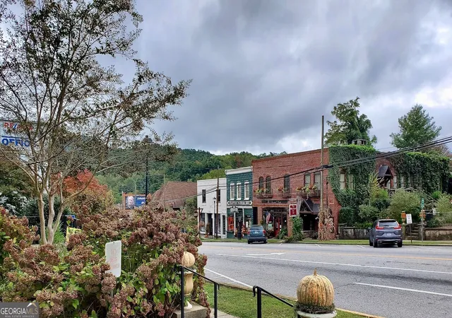 2nd image of 2 Raven Ridge Rd, Clayton, GA 30525 | MLS# 10215908