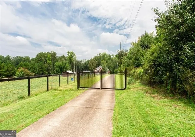 Photo 3 of Single family home for sale at 468 Sweetwater Church Rd, Douglasville, GA 30134 | MLS# 10820389 | Listing updated on 2026-10-23