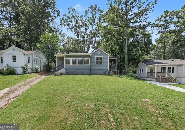 Photo 2 of Single family home for sale at 3465 Glen Rd, Decatur, GA 30032 | MLS# 10818237 | Listing updated on 2026-09-15