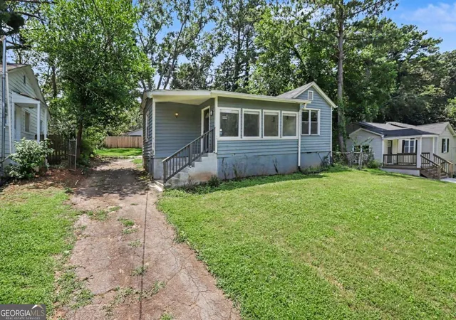 Photo 3 of Single family home for sale at 3465 Glen Rd, Decatur, GA 30032 | MLS# 10818237 | Listing updated on 2026-09-15