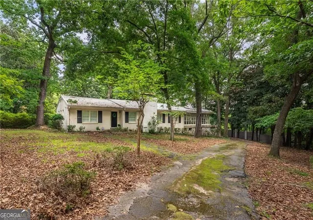 Photo 3 of Single family home for sale at 4715 Ridgeview Rd, Atlanta, GA 30338 | MLS# 10826528 | Listing updated on 2026-08-28
