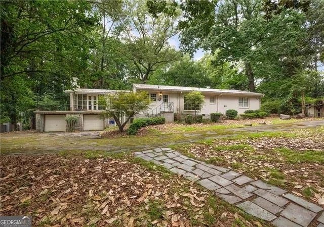 Photo 3 of Single family home for sale at 4715 Ridgeview Rd, Atlanta, GA 30338 | MLS# 10826528 | Listing updated on 2026-08-28