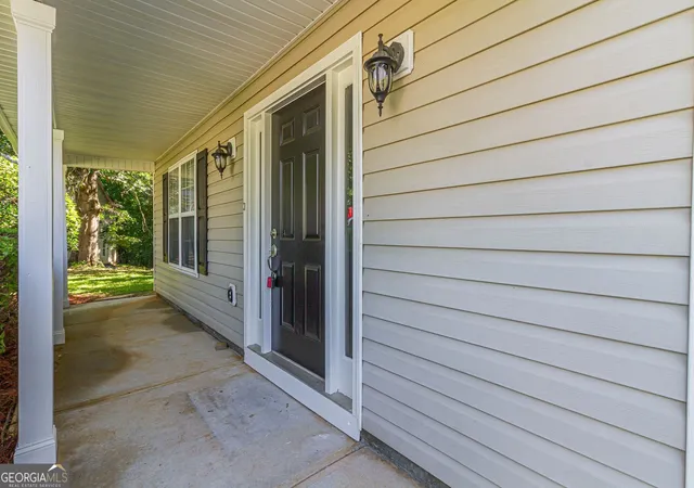 Photo 3 of Single family home for sale at 1520 Riverglen Dr, Loganville, GA 30052 | MLS# 10786961 | Listing updated on 2026-09-23