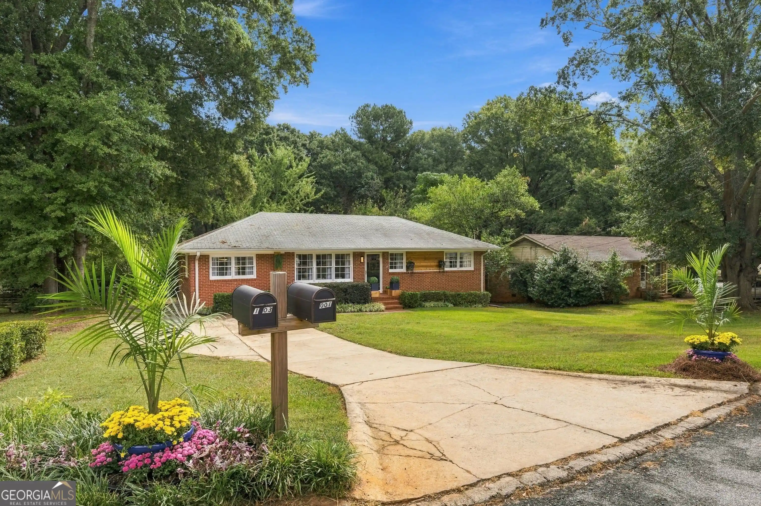 Photo 1 of Single family home for sale at 1001 Green Hl Dr, Griffin, GA 30223 | MLS# 10868232 | Listing updated on 2026-10-20