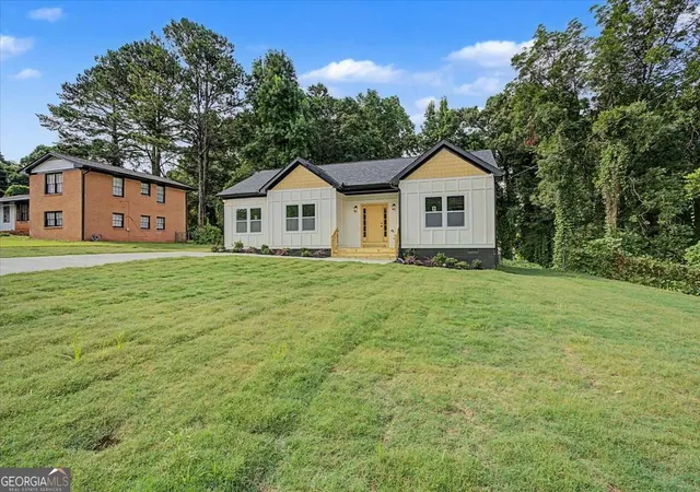 Photo 4 of Single family home for sale at 4621 Ashmore Dr, Forest Park, GA 30297 | MLS# 10791448 | Listing updated on 2026-10-19