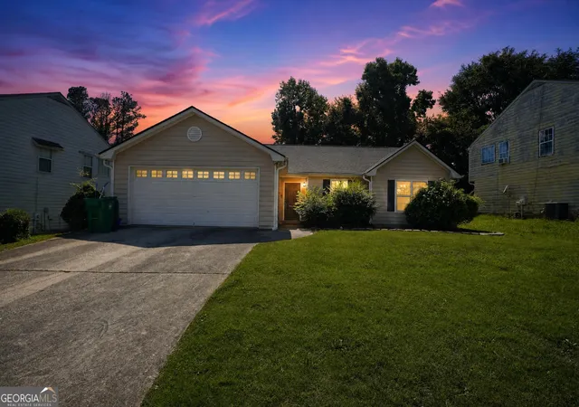 Homes for sale in Lithonia, GA | 3235 Hunters Crossing Pt, Lithonia, GA 30038 | MLS# 10779712