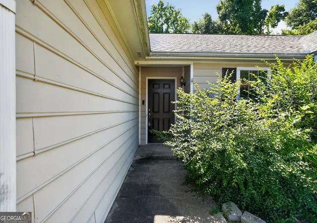 Photo 3 of Single family home for sale at 3235 Hunters Xing Point, Lithonia, GA 30038 | MLS# 10779712 | Listing updated on 2026-09-04