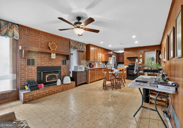 2nd image of 2166 Warren Dr, Austell, GA 30106 | MLS# 10819202