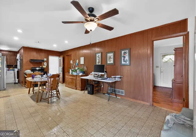 4th image of 2166 Warren Dr, Austell, GA 30106 | MLS# 10819202