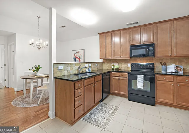Photo 3 of Condo for sale at 2365 Chimney Cottage Cir Ne #14, Marietta, GA 30066 | MLS# 10821605 | Listing updated on 2026-09-23