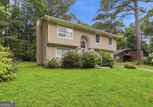 Photo 2 of Sale Pending at 4305 Old Lake Dr, Decatur, GA 30034 | MLS# 10781529 | Listing updated on 2026-08-31