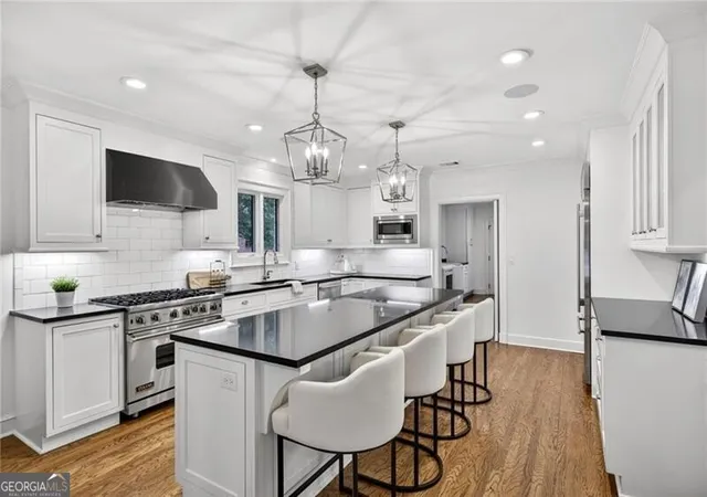 5th image of 62 Blackland Rd Nw, Atlanta, GA 30342 | MLS# 10778796